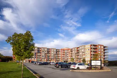 Building Description $1000 OFF FIRST MONTHS RENT FOR MILITARY & EMERGENCY RESPONDERS* *Conditions ap...