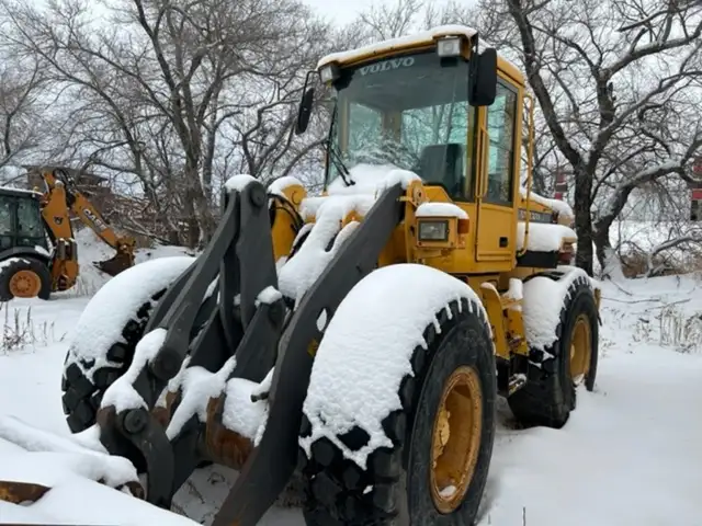 2000 VOLVO L70D WHEEL LOADER in Heavy Equipment in Regina - Image 14