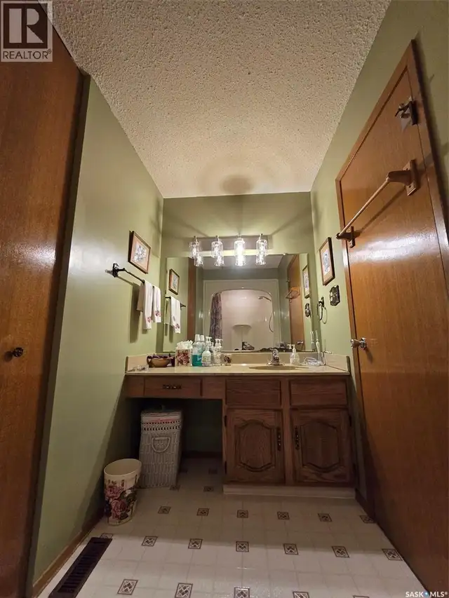 903 Assiniboia AVENUE Grenfell, Saskatchewan in Houses for Sale in Regina - Image 28