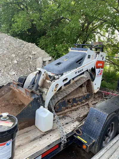 **2017 Bobcat MT85 Mini Track Loader – 4 Attachments Included** For sale is a **2017 Bobcat MT85 Min...