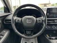 * Real Time AWD: Equipped standard with the Intelligent Control System for improved winter and wet-w... (image 5)