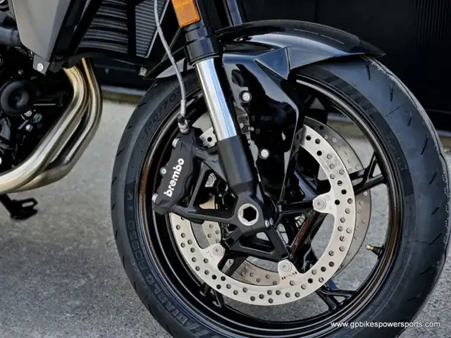 2026 BMW F 900 R Triple Black in Sport Touring in Oshawa / Durham Region - Image 12