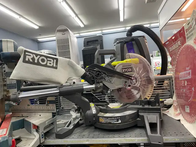 RYOBI 15 Amp 10'' Corded Sliding Compound Miter Saw in Power Tools in City of Toronto - Image 2