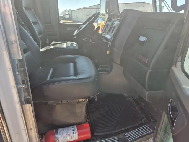 2019 KENWORTH T800 in Heavy Trucks in Saskatoon - Image 23