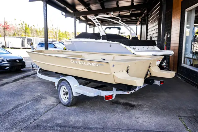 Crestliner 1860 in Powerboats & Motorboats in Rimouski / Bas-St-Laurent - Image 5