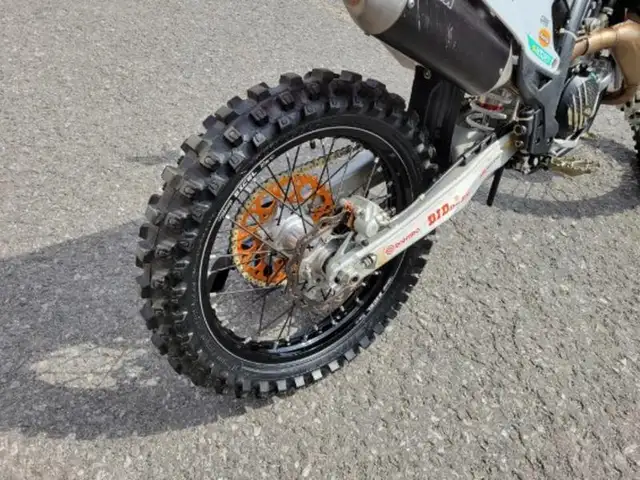 2024 KTM 450 SX-F in Dirt Bikes & Motocross in Ottawa - Image 4
