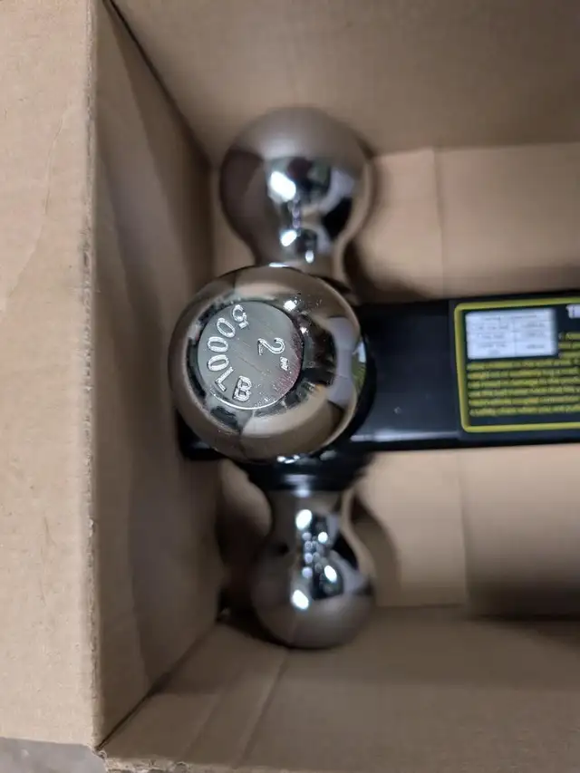 UNKNOWN TRI-BALL HITCH in Heavy Trucks in Saskatoon - Image 7