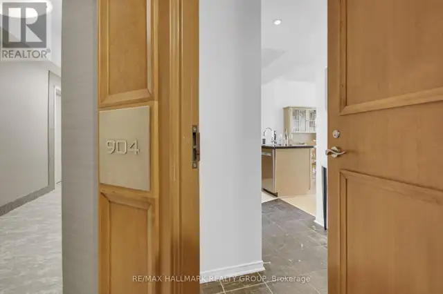 904 - 38 METROPOLE PRIVATE Ottawa, Ontario62863779912195124