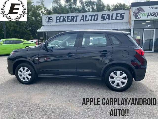 2022 Mitsubishi RVR SE WITH APPLE CARPLAY!!