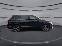 // ACCIDENT FREE!! // This 2022 Volkswagen Tiguan Highline R-Line 4MOTION is a refined SUV that blen... (image 8)