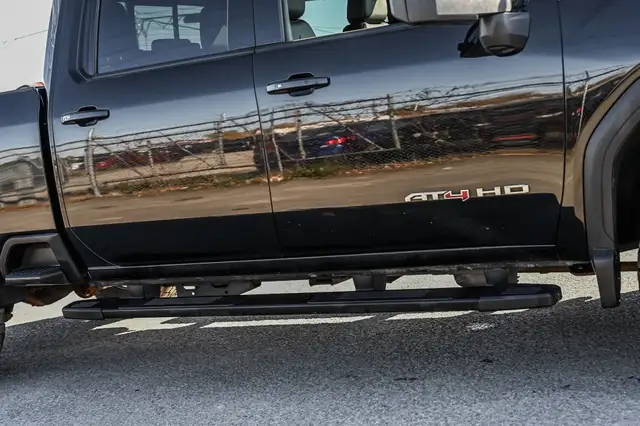 2020 GMC Sierra 2500HD AT4 AWD * Crew Cab * 6.6L V8 Duramax Dies in Cars & Trucks in City of Montréal - Image 14