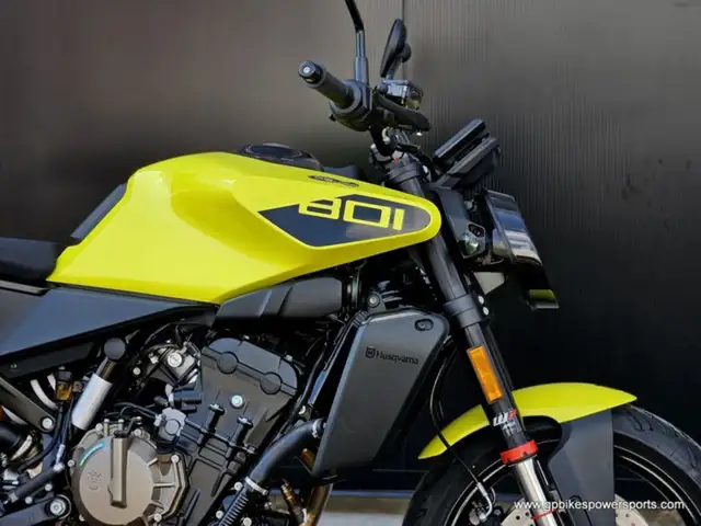 2025 Husqvarna Vitpilen 801 DEMO in Street, Cruisers & Choppers in Oshawa / Durham Region - Image 15