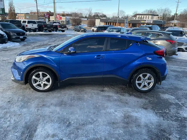 2019 Toyota C-HR in Cars & Trucks in Ottawa - Image 7