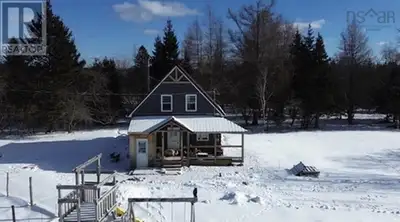 This cute and cozy hobby farm is perfect for anyone looking to embrace country living. With many upg...