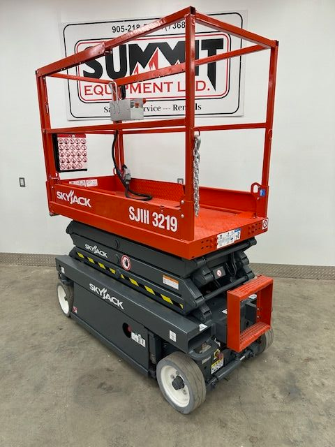 2017 Skyjack SJ3219 Electric Scissor Lift in Heavy Equipment in Hamilton - Image 10