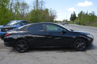 2021 Hyundai Elantra Preferred with Sun Tech Package 126,053 KM Now Only $16,950(Was $19,950) or $11... (image 5)