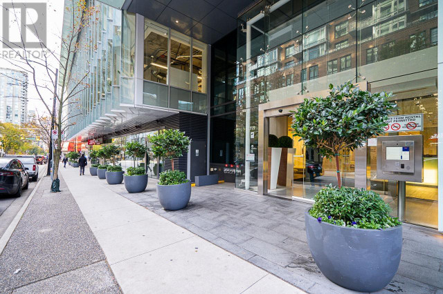4906 777 RICHARDS STREET Vancouver, British Columbia in Condos for Sale in Vancouver - Image 2