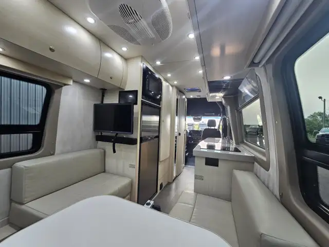 2022 Pleasure Way Pleateau TS in RVs & Motorhomes in Moncton - Image 10