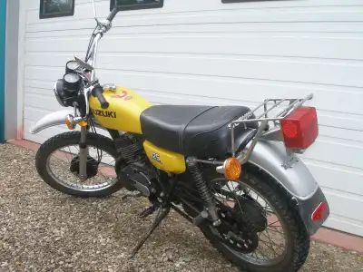 1976 Suzuki 125 Dirt Bike, Street Legal, high low range, Passenger Pega, Runs Excellent! Hard to fin...