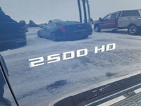 DURAMAX | Z71 OFF ROAD PACKAGE | HEATED & COOLED FRONT BUCKET SEATS | HEATED REAR SEATS | HEATED STE... (image 5)