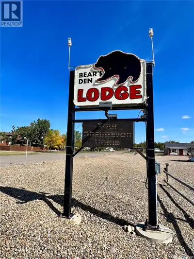 Located in the heart of Shaunavon, Saskatchewan, the Bears Den Motel presents an exceptional busines...