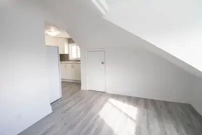 This charming 2-bedroom, 3-piece bathroom upper unit is full of natural light, creating a bright and...