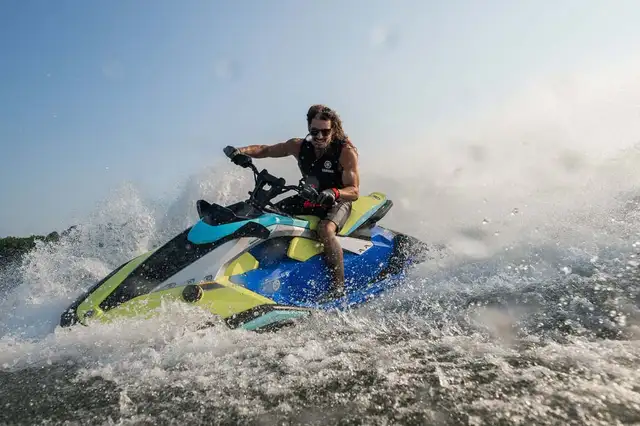 2026 Yamaha JetBlaster PRO 3-UP Imperial Red/Nightshade in Powerboats & Motorboats in Moose Jaw - Image 15