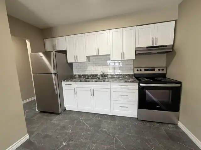 RENOVATED 1 BDRM APT DOUBLE ENTRANCES - ALL INCLUSIVE + FREE TV!63005668798467122