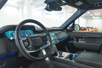 Land Rover Range Rover P400 SE SWB 2025: - Extérieur métallisé gris EIGER avec intérieur en cuir hau... (image 1)