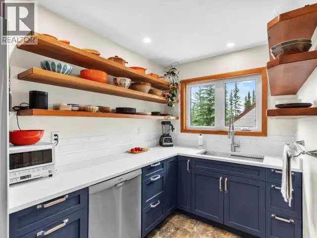 6 CHALET CRESCENT Whitehorse, Yukon in Houses for Sale in Whitehorse - Image 22
