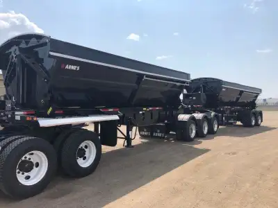 Available 2026-04-22. Gravel, Side Dump Rear, Air suspension, Tandem axle, Aluminum rims, 3/16" AR45...