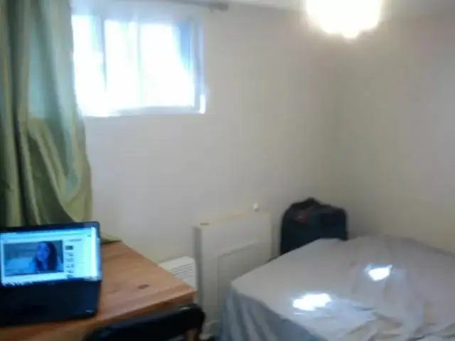 Small non smoking Boy student room beside metro angrignon now