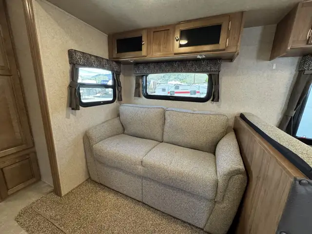 2018 ,Flagstaff,Shamrock 21SSL in Travel Trailers & Campers in Kamloops - Image 8