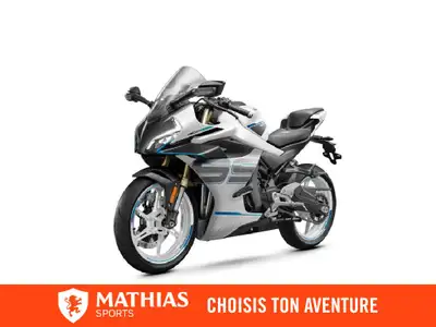 Concessionnaire des véhicules neufs et d'occasion. Sportive CF MOTO 450SS 2026 Avec la 450SS CFMOTO...