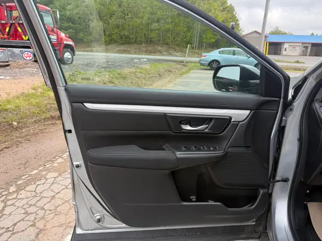 2018 Honda CR-V LX, keyless entry, backup camera, Bluetooth 3 MO in Cars & Trucks in Annapolis Valley - Image 8
