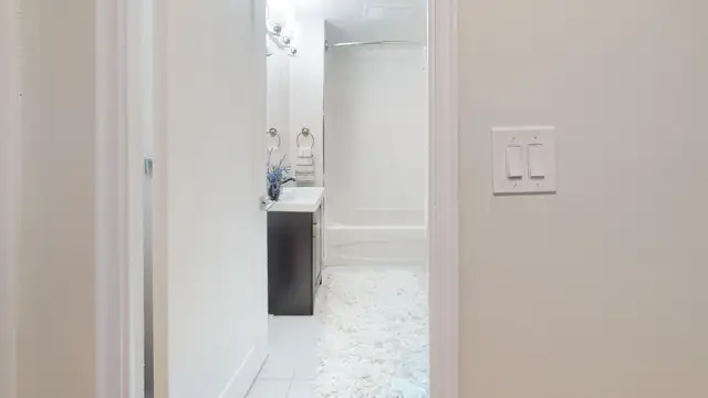 Apartment for Rent at 165 Ontario, Downtown in Long Term Rentals in St. Catharines - Image 4