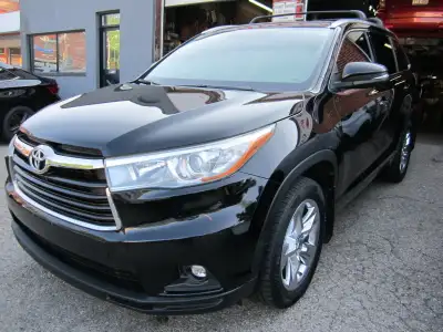 LIKE NEW INSIDE AND OUT. FINISHED IN BLACK WITH BLACK LEATHER INTERIOR. ALLOY WHEELS, HEATED AND VEN...