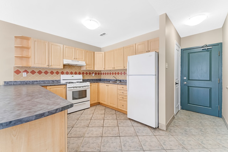 Baseline Court - 2 Bedroom Deluxe for Rent in Ottawa 4