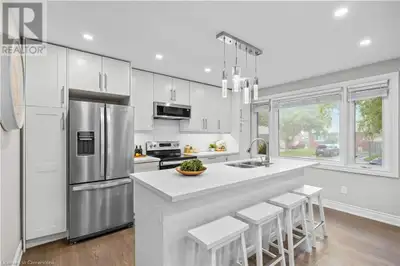 Beautifully renovated 1.5 storey HOME nestled on a 42x100’ lot in the sought-after Hill Park neighbo...