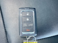 ==== Highlights ==== * 2022 Jeep Grand Cherokee Limited * 4WD / 4x4 * Only 48,600 km * No reported a... (image 9)