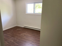 454 Oak Street in Collingwood is a safe, quiet low rise rental apartment building located near in a... (image 5)