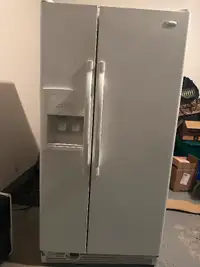 Whirlpool fridge in excellent condition!!