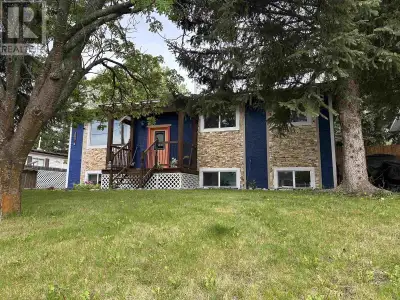 Four bedroom, two bathroom home located in a family friendly neighbourhood, close to a park, the poo...