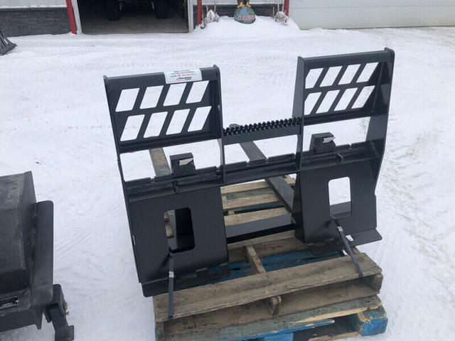 Skid steer attachments, brush cutters, pallet forks,buckets, etc in Farming Equipment in Saskatoon - Image 3