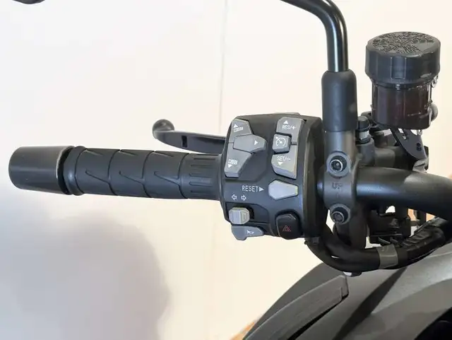 2020 Kawasaki Z H2 in Sport Bikes in City of Montréal - Image 9