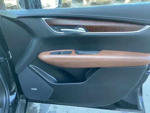 2022 Cadillac XT5 Premium Luxury in Cars & Trucks in Calgary - Image 27
