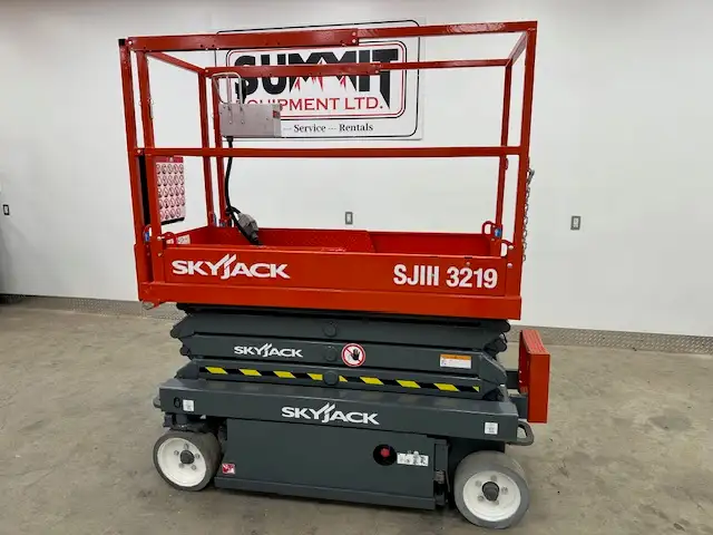 2017 Skyjack SJ3219 Electric Scissor Lift in Heavy Equipment in Hamilton - Image 13