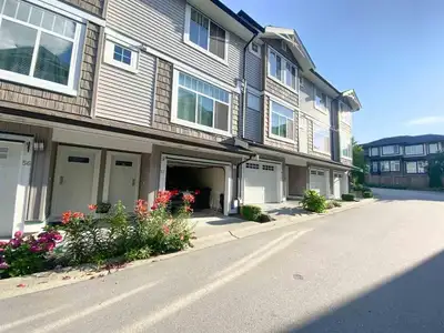 Fantastic opportunity in the highly desirable Sullivan Heights! This well-located 3-bed, 3-bath home...