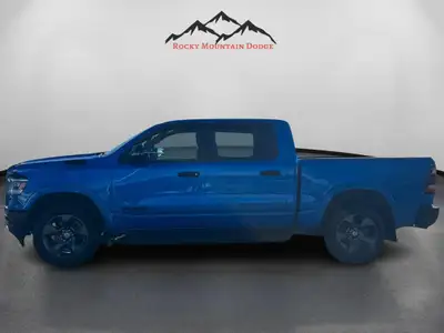 THIS 0NE OWNER RAM 1500 BUILT TO SERVE CREWCAB COMES WITH A 5.7 V8 HEMI. HEATED BUCKET SEATS, REMOTE...