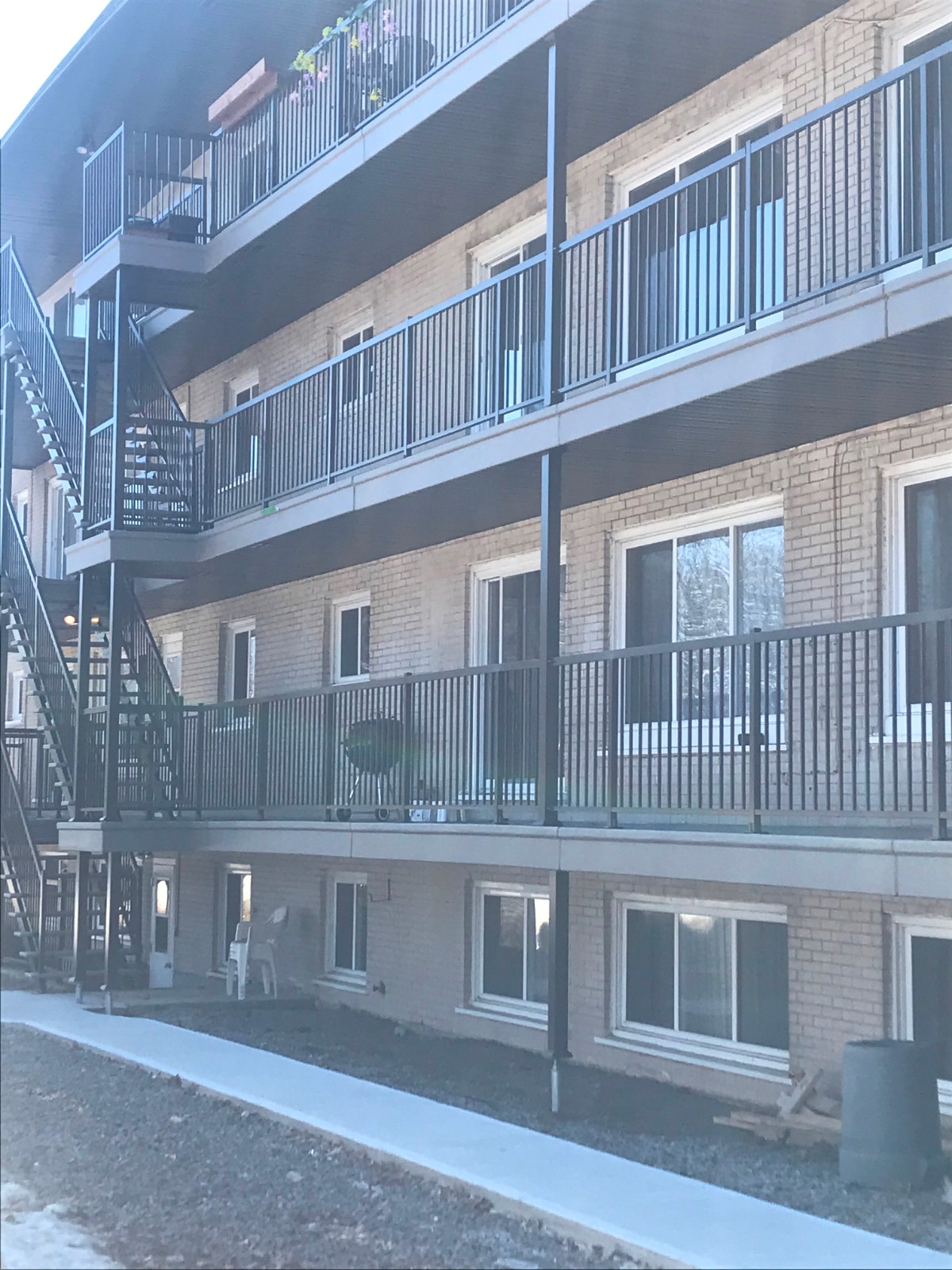 4 1/2 à Ste-Foy *Piscine intérieure* Libre dès maintenant — photo 1